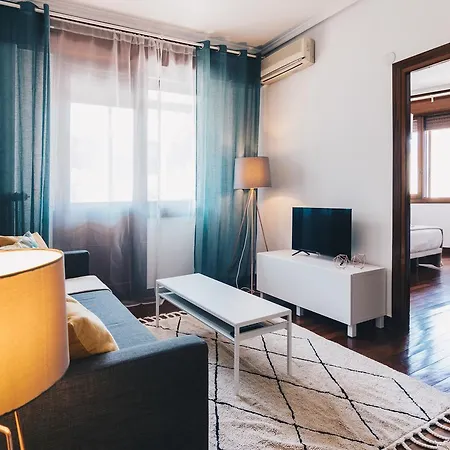 Zumalakarregi By People בילבאו